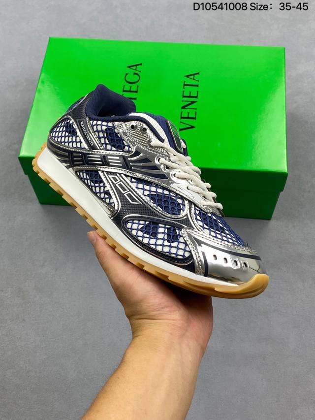 Bottega Veneta 葆蝶家 男女鞋广东原产，升级原楦原纸版数据开发版型，采用轻质科技菱形网布面料鞋面材质，内嵌透气网面贴合加厚Pu缓震乳胶脚垫，外置防