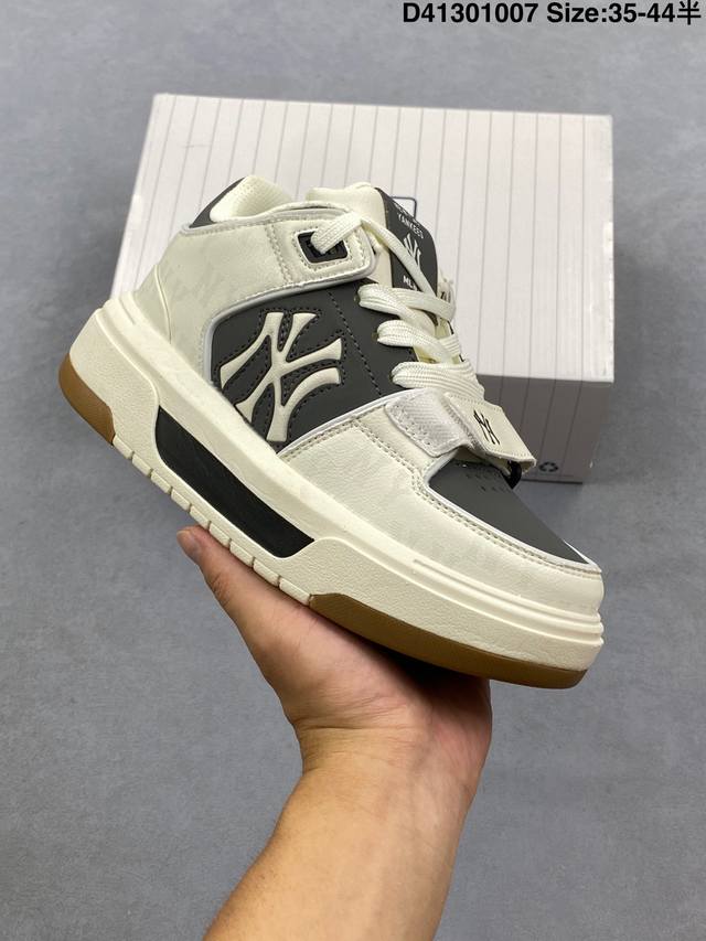 Mlb Chunky Classic Embo Monogram 人气单品 学长鞋系列低帮老爹风轻量增高厚底百搭休闲运动慢跑鞋高级街头休閒品牌Mlb公开了新推出