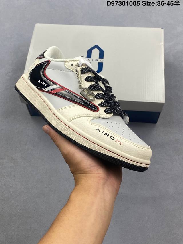 Fragment X Travis Scott X 斯图西 Air Jordan 1 Low 三方联名倒钩 性价比原盒出货 全新的三方联名低帮倒钩鞋面延续了黑脚