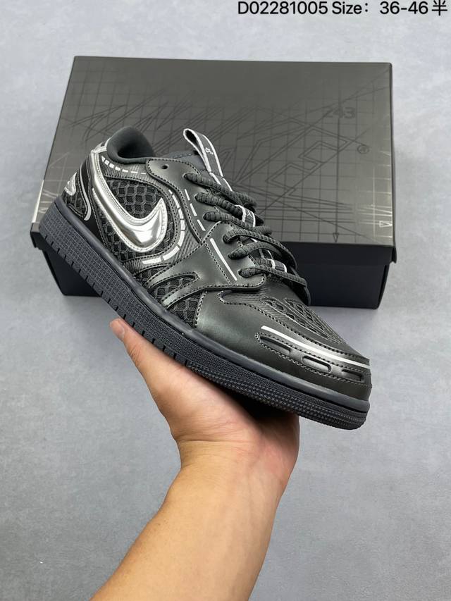 公司级Air Jordan 1 Low 低帮 Aj1 乔丹1代 Aj1 乔1 低邦 蓝黄拼接 乔丹篮球鞋系列 鞋身采用蓝色皮革勾勒轮廓，明黄色注入后跟收尾，营造