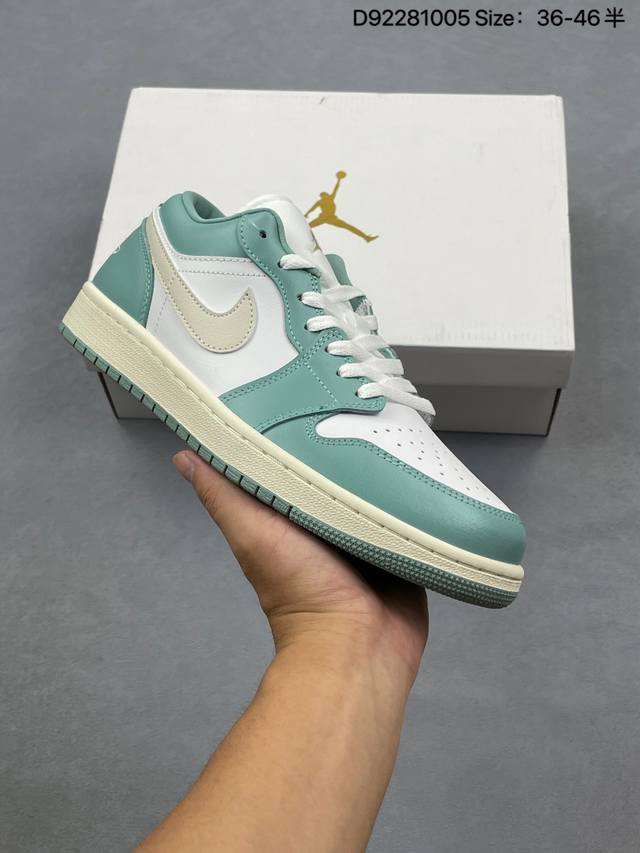 简介：真标耐克 Nike Air Jordan 1 Low Gs Aj1乔丹一代 低帮经典复古文化休闲运动篮球鞋Dc0774-138 尺码：36-46半 D92