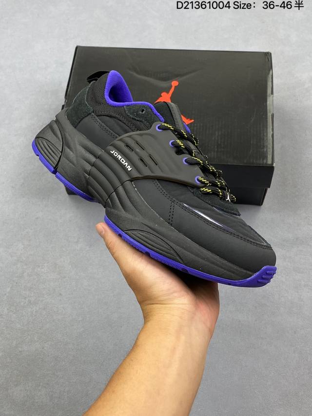 公司级Nike Jordan Trunner O S 耐克 经典百搭 透气生活休闲鞋 这款新版本以其独特的功能脱颖而出 大胆的从中底延伸到鞋眼 提供额外的支撑和