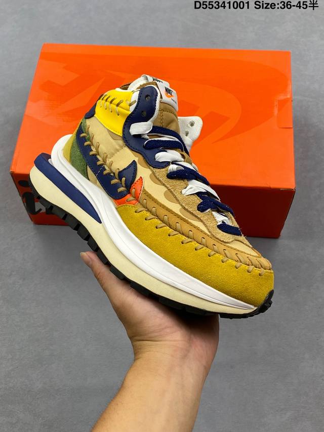 公司级Jean Paul Gaultier X Sacai X Nk Vaporwaffle ”Multi-Color“ 三方联名合作款经典华夫缝合中帮跑鞋 D