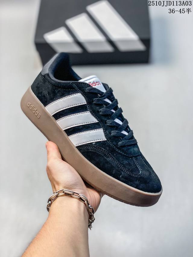 公司级 阿迪达斯 Adidas Barreda 考拉派对 复古休闲 清新 舒适百搭 德训鞋 T字头 防滑耐磨 低帮 板鞋 男女同款运动鞋。鞋头加宽设计提升了穿着