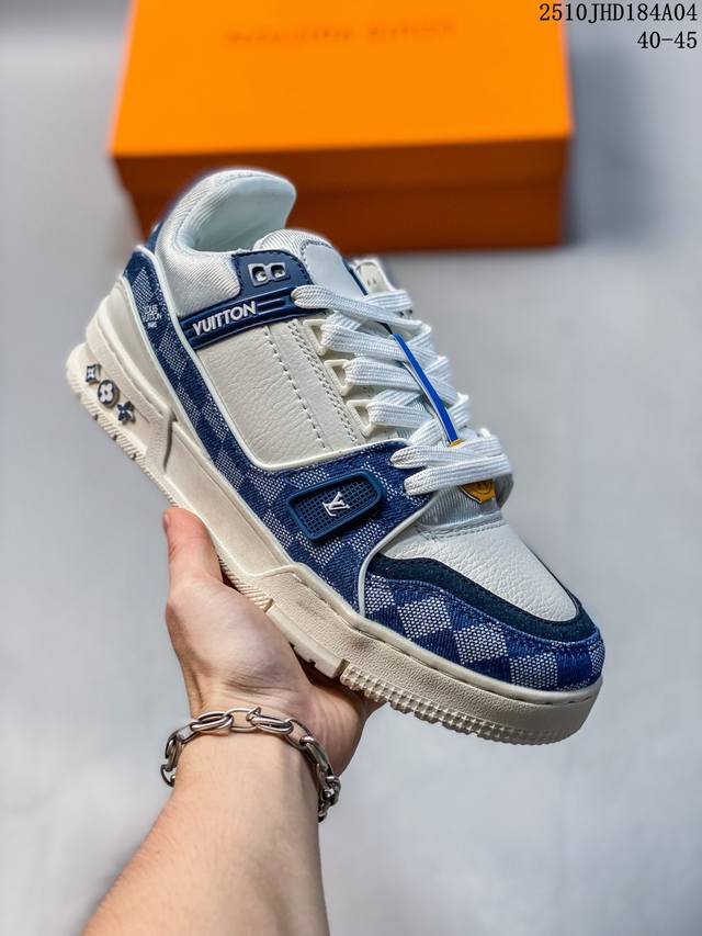 路易威登 Louis Vuitton Lv路易威登板鞋 新款 Lv Trainer最新配色运动鞋 L家 篮球鞋风格运动鞋 该鞋由艺术总监 Virgil Ablo