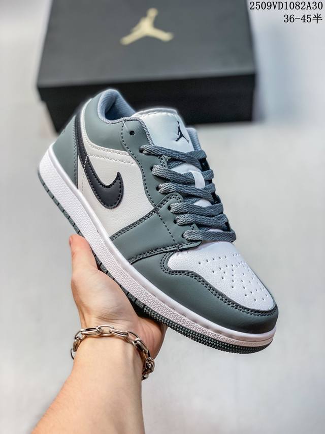 耐克 乔丹Air Jordan 1 Low Aj1 乔1 乔丹1代Aj1 低帮复古文化休闲运动篮球鞋。该鞋款从 1985 年元年款汲取设计灵感，焕新演绎简约经典