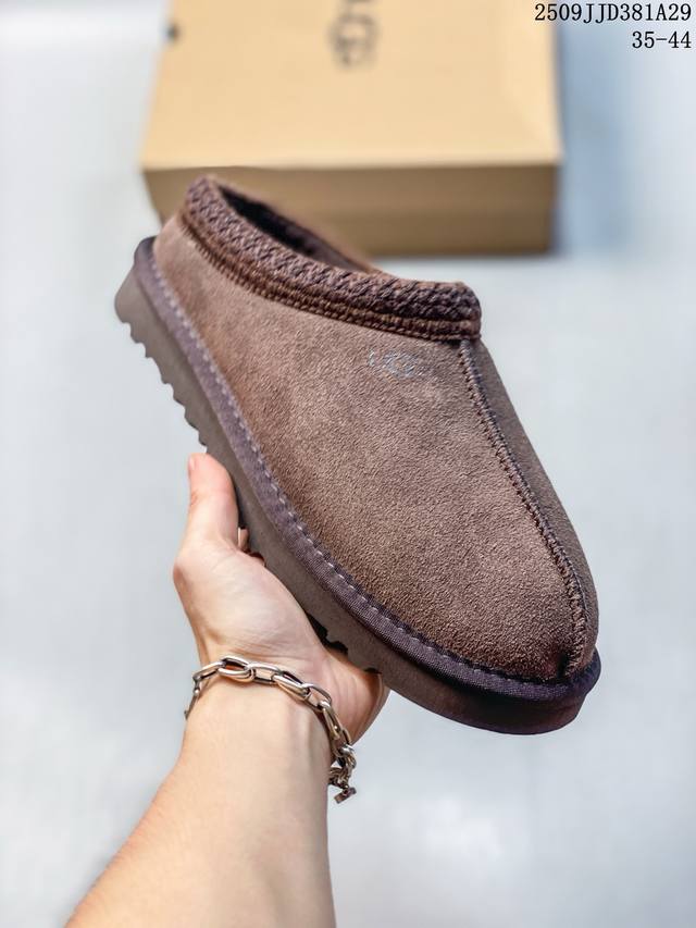 公司级 Ugg 棉拖 雪地靴 俏皮可爱的百变造型， 美国轻奢品牌Ugg 平底系列冬季雪地休闲保暖家居包头棉拖鞋。官方同步包装 检验标 材料采用原厂防污防水皮料