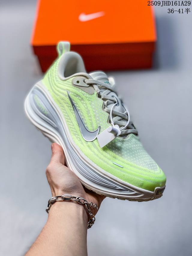新品公司级 耐克Nike Vomero Plus 反转Swoosh｜跑鞋圈新王！厚底增高运动跑步鞋 时尚老爹鞋 这双Vomero Plus真的太绝了！反转Swo