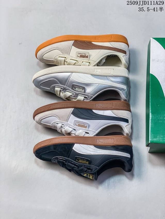 Puma Palermo 黑白 舒适百搭低帮德训板鞋 孔眼底座和脚趾凸起由绒面革材料制成 支持侧踏时的踏步工作 脚背和侧板采用尼龙网布 即使在健身房等使用环境中