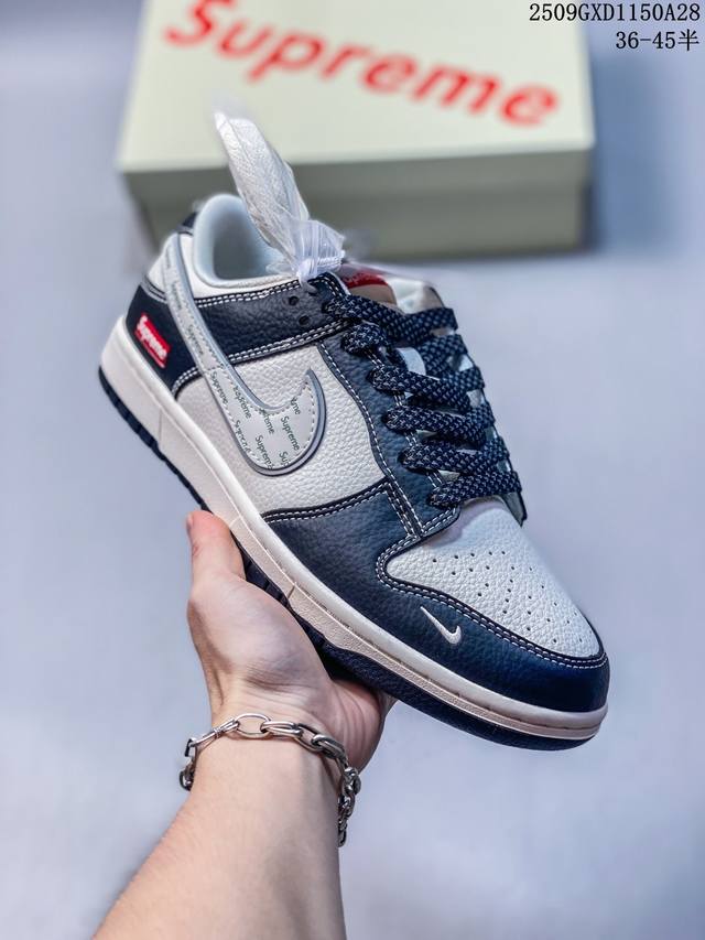 真标带半码耐克Nike Sb Zoom Dunk Low 板鞋 系列经典百搭休闲运动板鞋 鞋舌的填充，使舒适性大大提升，同时也更方便穿脱中底部分则加入了脚感柔软