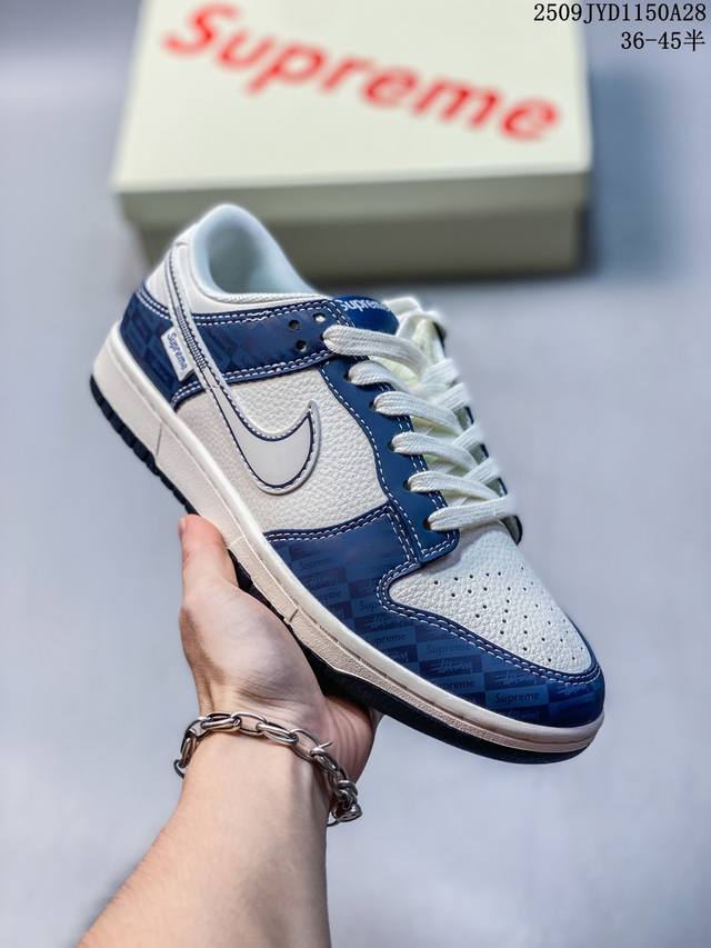 真标带半码耐克Nike Sb Zoom Dunk Low 板鞋 系列经典百搭休闲运动板鞋 鞋舌的填充，使舒适性大大提升，同时也更方便穿脱中底部分则加入了脚感柔软