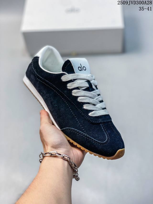 新品Alo Sunset 新款女士运动休闲鞋绒面革简约低帮薄底运动鞋 尺码：如图 编码：09Jvd300A28