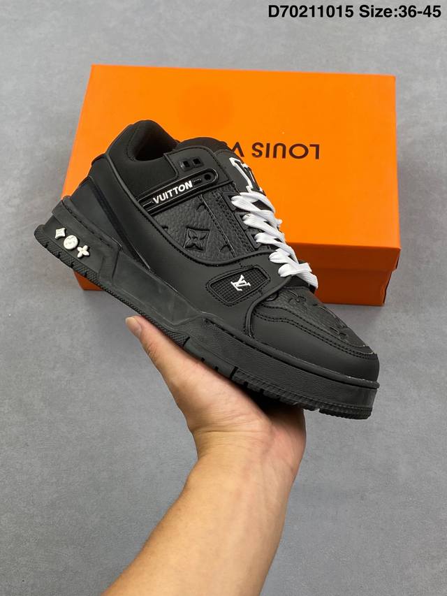 路易威登 Louis Vuitton Lv路易威登板鞋 新款 Lv Trainer最新配色运动鞋 L家 篮球鞋风格运动鞋 该鞋由艺术总监 Virgil Ablo