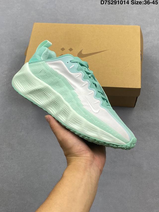 公司级！Hyein Seo X Nike Ava Rover Ava Rover 联名鞋 该鞋款采用流线型轮廓设计，鞋面结合 Tpu 网格支撑结构，中底搭载 R