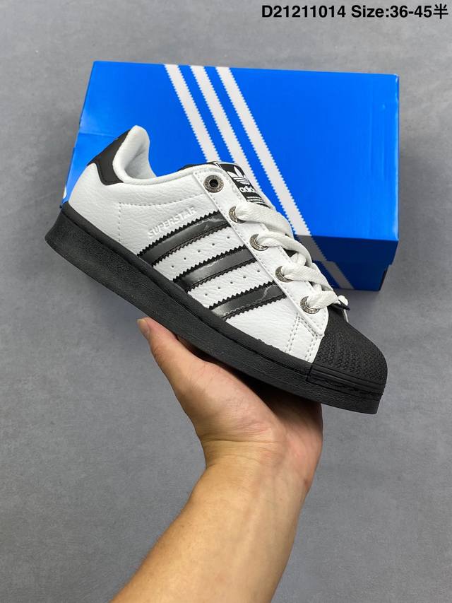 Ad Originals Superstar 经典复古贝壳头板鞋 Js1373 诞生于1969年 是第一双将全皮面鞋 身与橡胶鞋头结合在一起的低帮篮球鞋 Sup