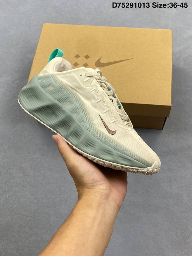 公司级Hyein Seo X Nike Ava Rover Ava Rover 联名鞋 该鞋款采用流线型轮廓设计，鞋面结合 Tpu 网格支撑结构，中底搭载 Re