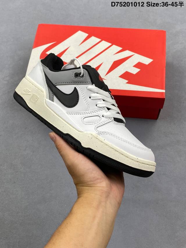 耐克 Nike 全新鞋型 来了！Nike Full Force Low 时尚复古运动板鞋，复古气质爆棚！近年来复古风的兴起，众多品牌纷纷推出自己的全新鞋款，势必