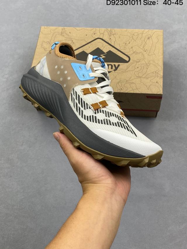 合集 公司级Saucony索康尼 Endorphin Rift系列 低帮缓震跑步鞋 索康尼推出的跑鞋是一款外观激进但脚感舒适的跑鞋 采用了全新的中底设计和鞋面工