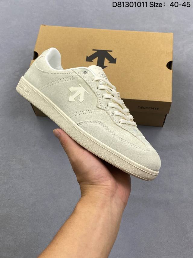 公司级迪桑特Descente Cron Racer 舒适百搭 防滑耐磨 低帮 生活休闲鞋 货号:S Lcr76 尺码:36 36.5 37.5 38 38.5