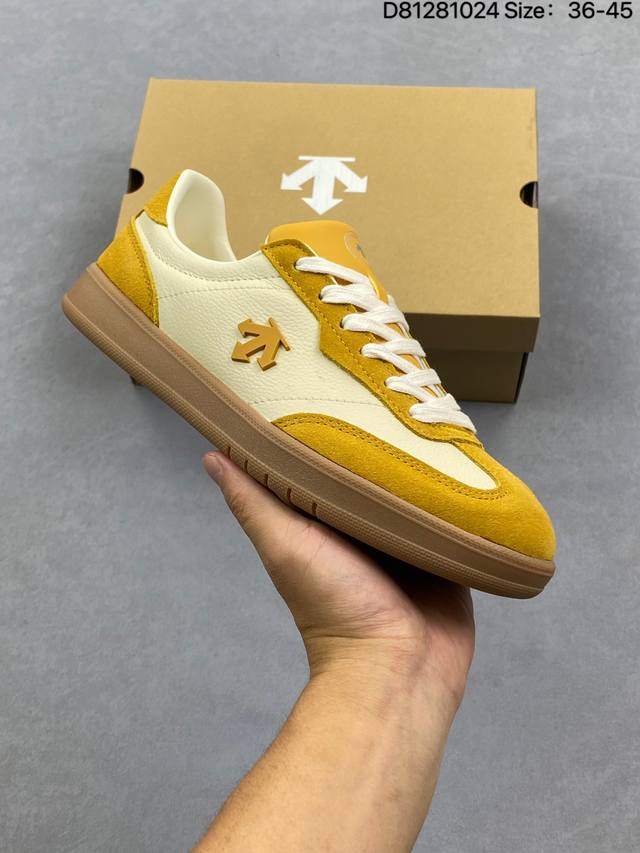 迪桑特Descente Chron 复古拼接 时尚潮流 休闲板鞋 皮革材质鞋面 舒适贴合 质感出众 造型简洁百搭 适应多种日常穿搭风格 官方货号: D5291L