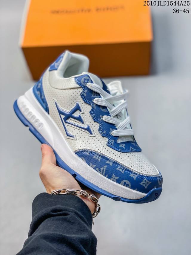 公司级Louis Vuitton Trainer Sneaker Low 路易威登 休闲运动文化百搭板鞋 舒适防滑底和百搭性霸屏整个时尚娱乐圈 细节调整完美主义