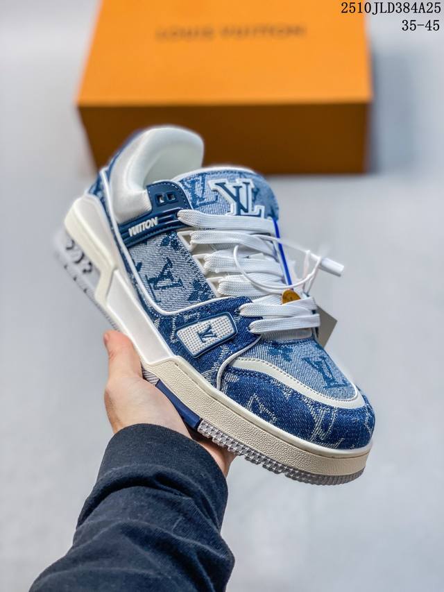 公司级 路易威登 Louis Vuitton Lv路易威登板鞋 时尚运动鞋潮厚底增高男女鞋。舒适防滑底和百搭性霸屏整个时尚娱乐圈，细节调整完美主义！采用柔软皮革