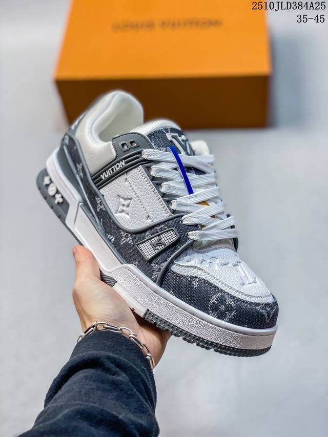 公司级 路易威登 Louis Vuitton Lv路易威登板鞋 时尚运动鞋潮厚底增高男女鞋。舒适防滑底和百搭性霸屏整个时尚娱乐圈，细节调整完美主义！采用柔软皮革