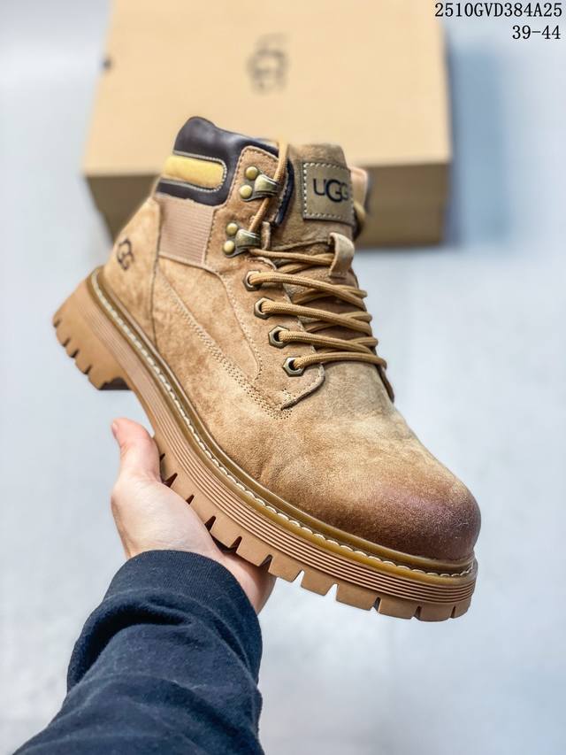 Ugg秋冬新品 毛绒一体内里保暖锁热 秋冬必备 户外中帮休闲马丁靴雪地靴系列 广东大厂品质 秋冬新款 时尚潮流搭配 面料釆用意大利进口磨砂牛皮 全鞋真牛皮材料