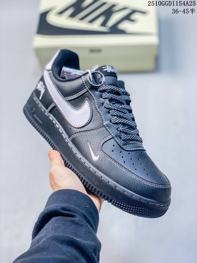 海外限量发售！公司级Nike Air Force 1 '07 Low “斯图西联名 黑白满天星”空军一号 低帮 运动鞋 休闲鞋 折边针车 工艺难度大 原楦头原纸