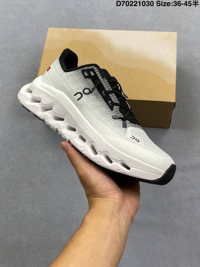 On昂跑 Cloud 低帮轻量舒适多功能休闲运动鞋 采用工程飞织网布组合再生聚酯纤维鞋面材质搭载独家隐藏速度中板 镂空Cloudtec科技 泡棉缓震中底 黑科技