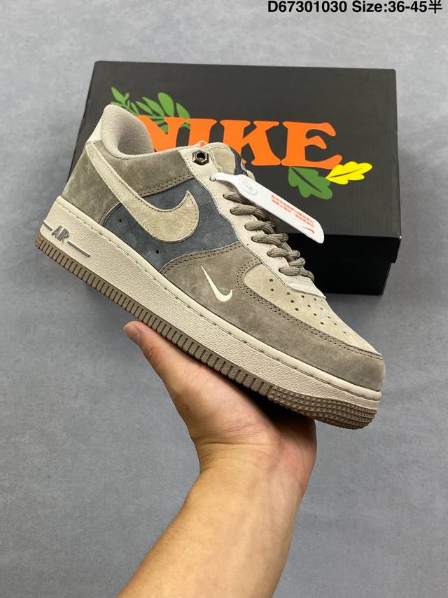 耐克Nike Air Force 1’07空军一号低帮百搭休闲运动板鞋。柔软、弹性十足的缓震性能和出色的中底设计，横跨复古与现代的外型结合，造就出风靡全球三十多