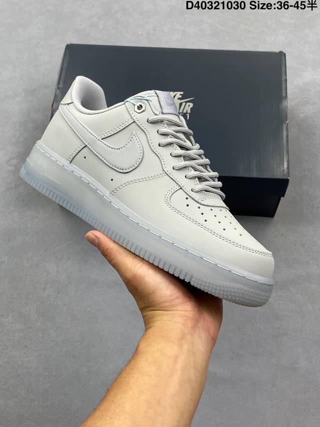 耐克Nike Air Force 1 Low 空军一号低帮百搭休闲运动板鞋。柔软、弹性十足的缓震性能和出色的中底设计，横跨复古与现代的外型结合，造就出风靡全球三