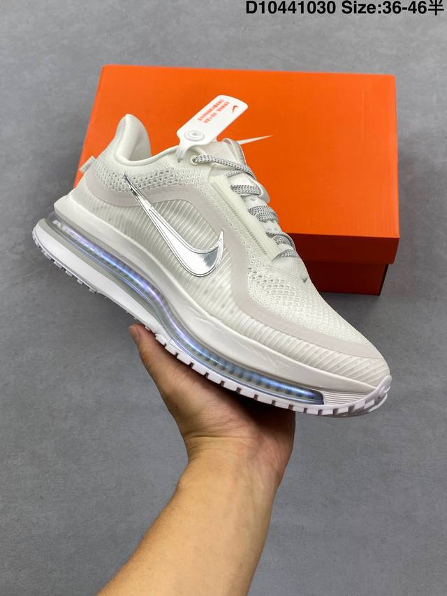 Nike Pegasus Premium跑步鞋 使用了新型的缓震材料 脚感偏韧 后跟有加厚的海绵填充 鞋子前掌和后掌做了加宽设计 增加了跑步时的稳定性 织物加网