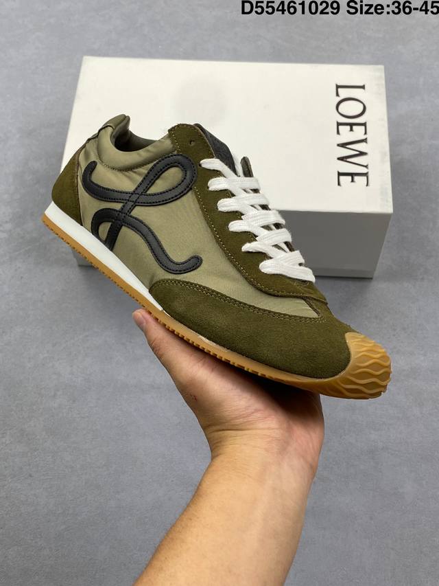 公司级 Loewe 罗意威 Ballet Runner 皮革织物拼接 简约圆头 系带 低帮 运动休闲鞋这双鞋是Loewe新发布的Ballet Runner 2.