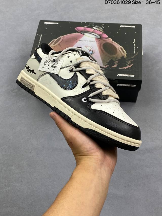 Nk Dunk Low 不羁涂鸦 Dd1391-100 当经典黑白灰，撞上自由笔触，鞋身以沉稳的黑白灰为基调，如城市街角的底色，简约中自带高级感，适配日常却不甘