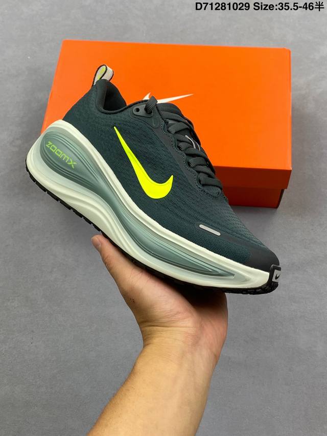 公司级Nike Vomero Plus 耐克 舒适减震防滑 低帮跑步鞋 全掌Reactx泡绵中底 前掌和后跟还配备了Air Zoom气垫单元 据说跑起来更快更舒