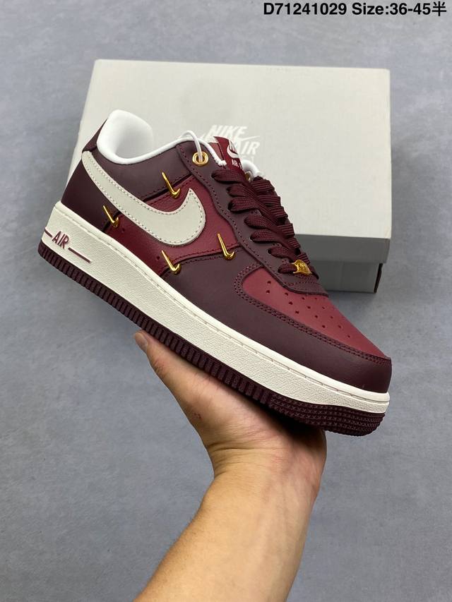 耐克Nike Air Force 7空军一号低帮百搭休闲运动板鞋。柔软、弹性十足的缓震性能和出色的中底设计，横跨复古与现代的外型结合，造就出风靡全球三十多年的F