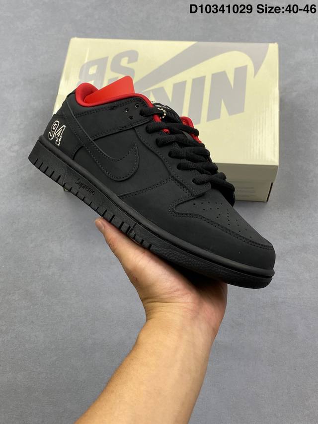 耐克 Nike Dunk Low Retro 运动鞋复古板鞋 作为 80 年代经典篮球鞋款，起初专为硬木球场打造，后来成为席卷街头的时尚标杆，现以经典细节和复古