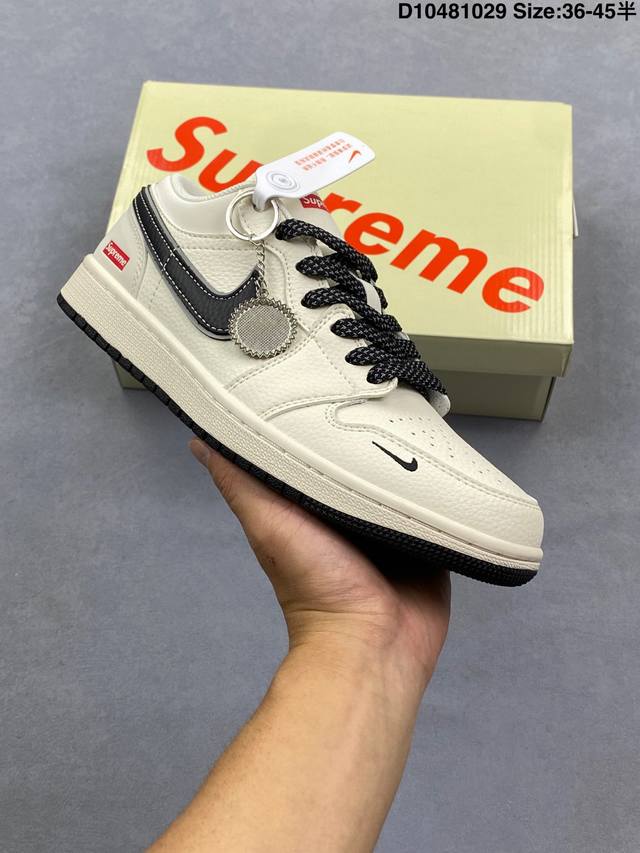 乔丹Air Jordan 1 Low 低帮复古文化休闲运动篮球鞋。该鞋款从 1985 年元年款汲取设计灵感，焕新演绎简约经典外观，让人感到熟悉的同时又颇具新意。