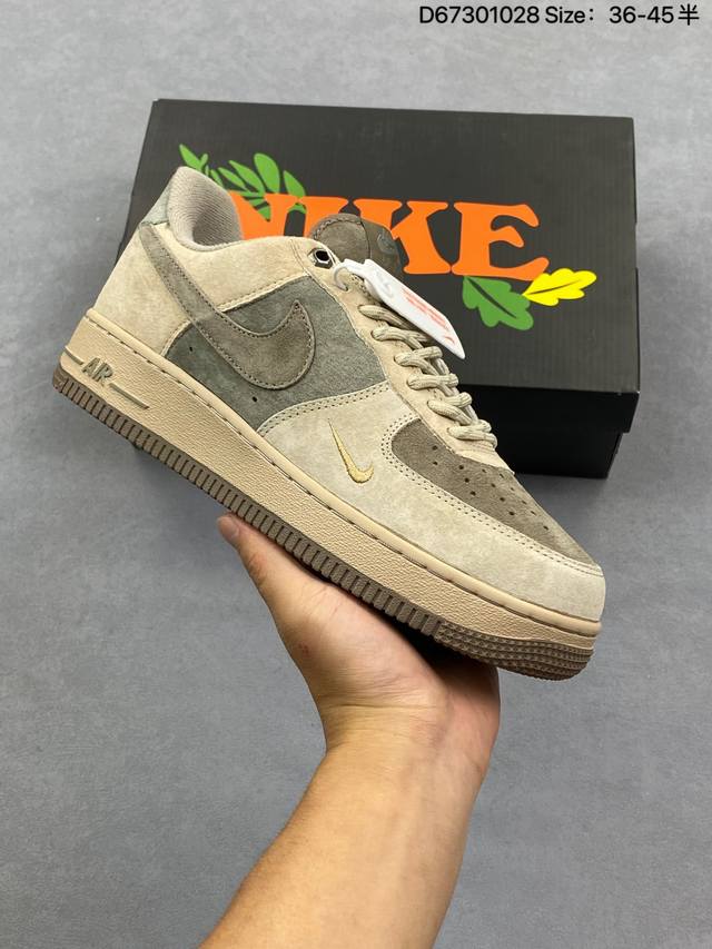 耐克Nike Air Force 1’07空军一号低帮百搭休闲运动板鞋。柔软、弹性十足的缓震性能和出色的中底设计，横跨复古与现代的外型结合，造就出风靡全球三十多