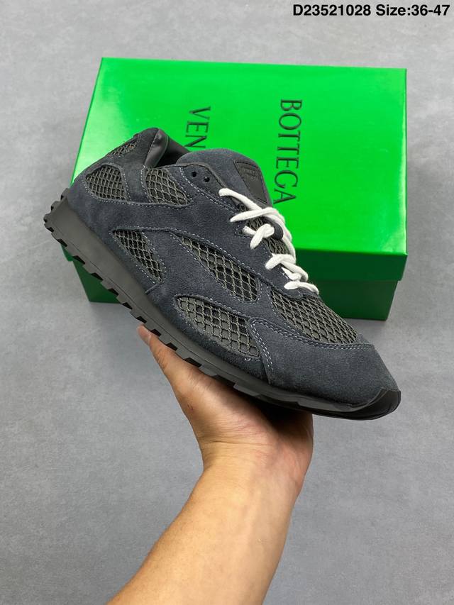 公司级男女鞋原楦原纸版开发版采用轻质科技菱形网布面料鞋面材质#内嵌透气网面贴合加厚Pu缓震乳胶脚垫#外置防变形耐磨Tpu橡胶大底向品牌著名的 Intreccia