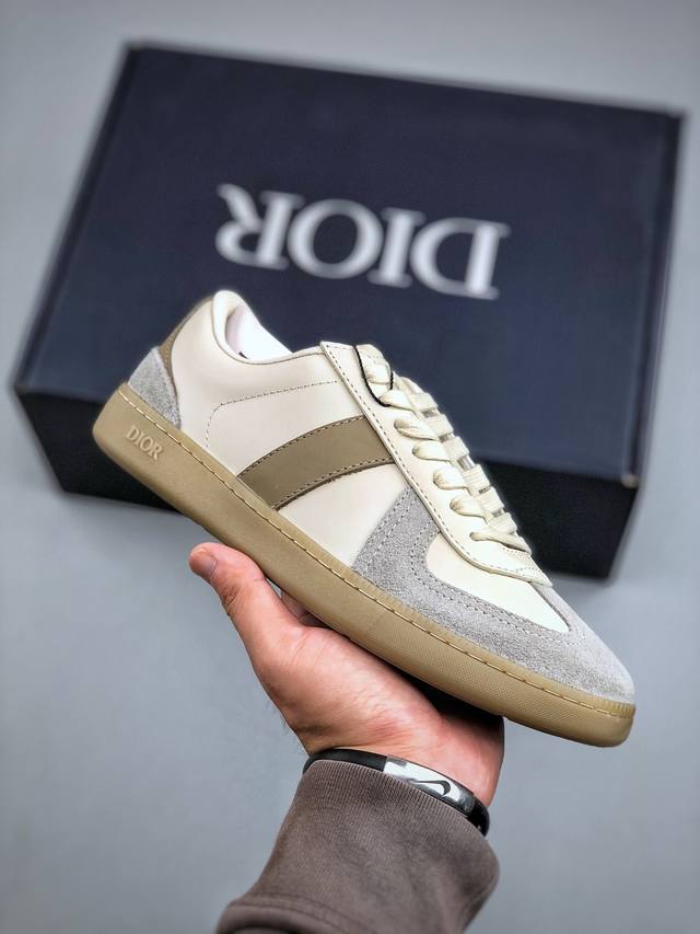 R 顶级版本 迪奥德训鞋 Dior迪奥 B01 Matchpoint 圆头系带 低帮 ,标志着Dior经典款式的回归,以时尚优雅的廓形重新诠释。采用光滑皮革精心