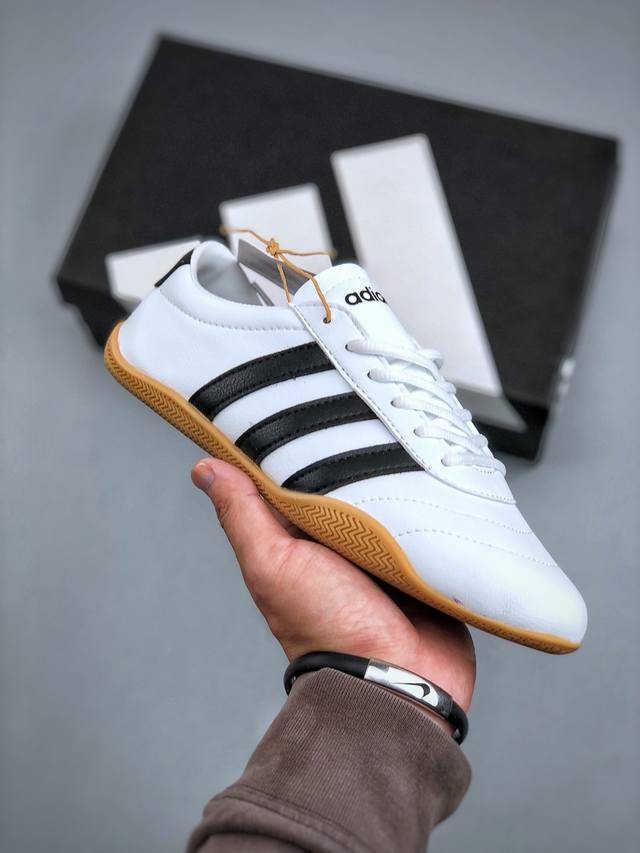 Z Adidas Grand Court 阿迪舒适百搭时尚简约低帮网球鞋 货号：Jq9688 尺码：36-45 半