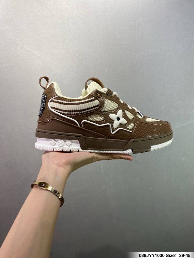 路易威登 Louis Vuitton Lv路易威登板鞋 新款 Lv Trainer最新配色运动鞋 L家 篮球鞋风格运动鞋 该鞋由艺术总监 Virgil Ablo