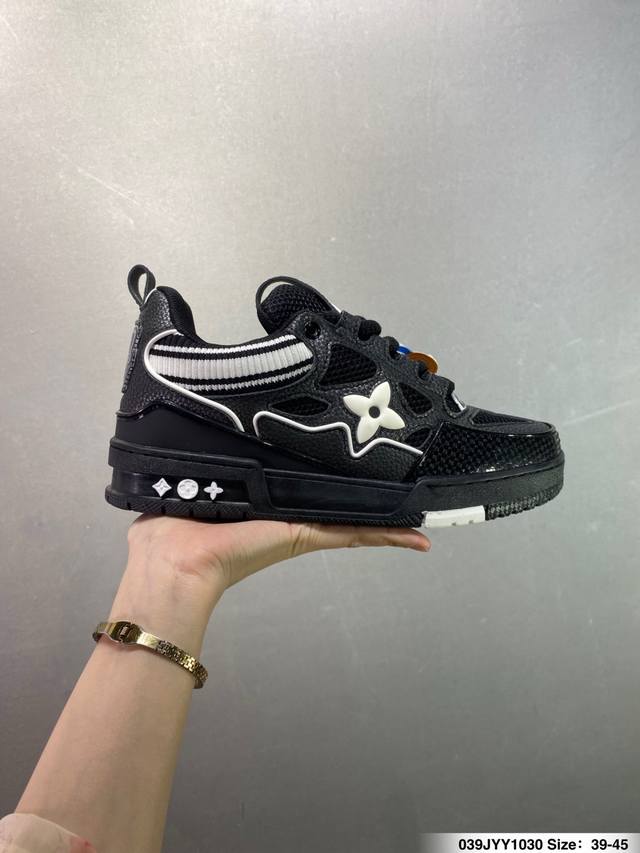 路易威登 Louis Vuitton Lv路易威登板鞋 新款 Lv Trainer最新配色运动鞋 L家 篮球鞋风格运动鞋 该鞋由艺术总监 Virgil Ablo