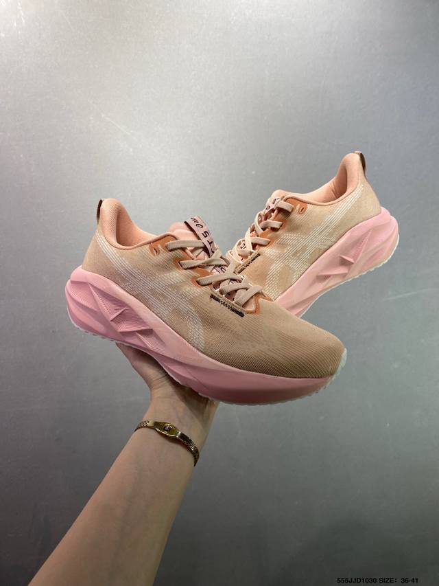 Asics Novablast 5 Le轻量跑鞋 低帮轻量透气缓震休闲运动跑步鞋 货号:1011B974-250 尺码:36 37 37.5 38 39 39.