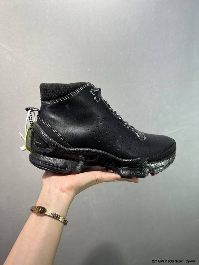 公司级Ecco爱步运动鞋 真皮透气休闲防滑跑步鞋 健步Biomc大经典 直接注塑工艺 稳固舒适 强效缓震与能量回弹 增加运动时的稳定与舒适 牛皮鞋面，纹理自然，