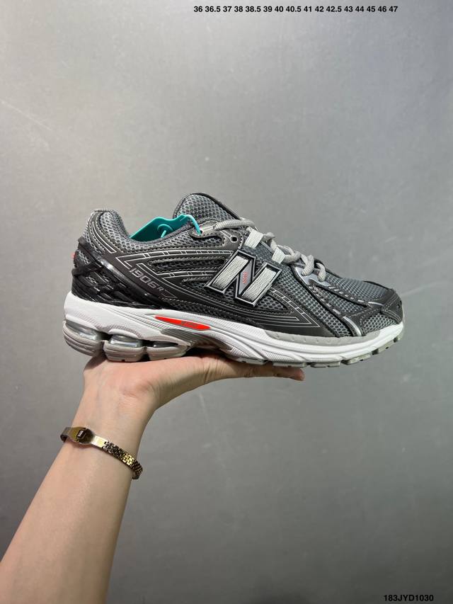 公司级New Balance M1906系列复古单品宝藏老爹鞋款 公司级版本复古元素叠加 质感超级棒 楦版型材料细节做工精细 作为Nb最经典的档案鞋型之一 与