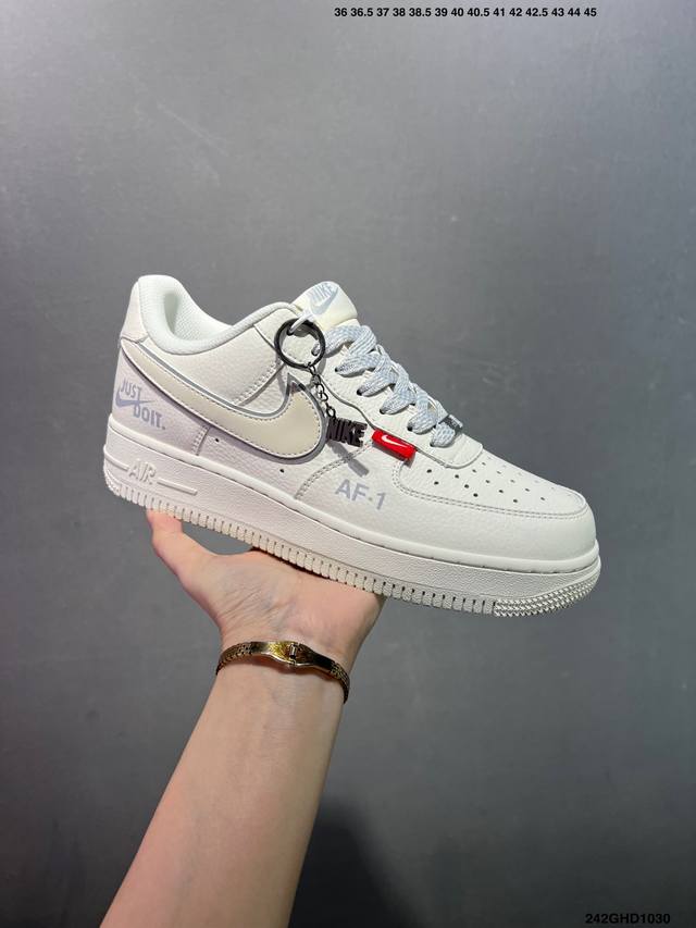 公司级Nike Air Force1 07 Low 定制空军 #原楦头原纸板 打造纯正空军版型 #专注外贸渠道 全掌内置蜂窝气垫 #原盒配件 原厂中底钢印、拉帮