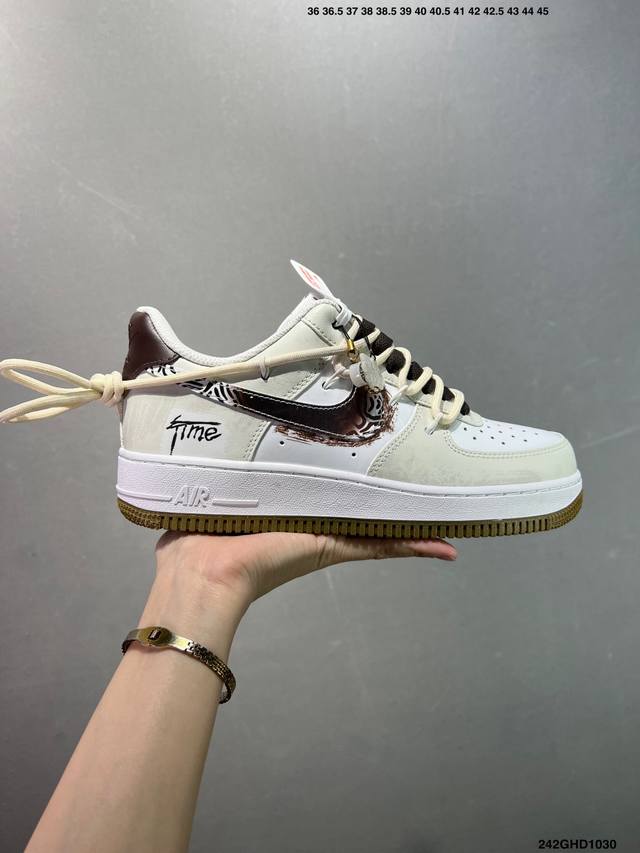 公司级Nike Air Force1 07 Low 定制空军 #原楦头原纸板 打造纯正空军版型 #专注外贸渠道 全掌内置蜂窝气垫 #原盒配件 原厂中底钢印、拉帮